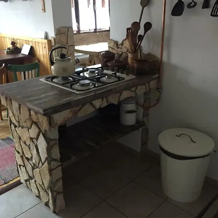 德莱温妮卡110度假屋 Zázrivá